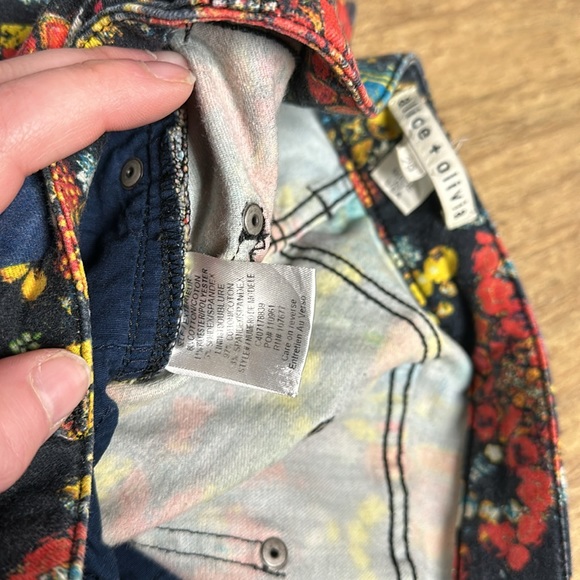 Alice & Olivia jewelry print multi color black low rise stretchy denim jeans - Picture 4 of 6